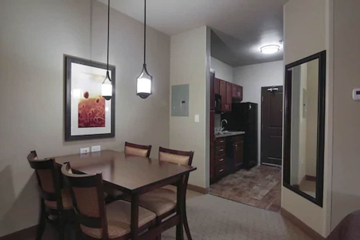 Teddys Residential Suites New Town