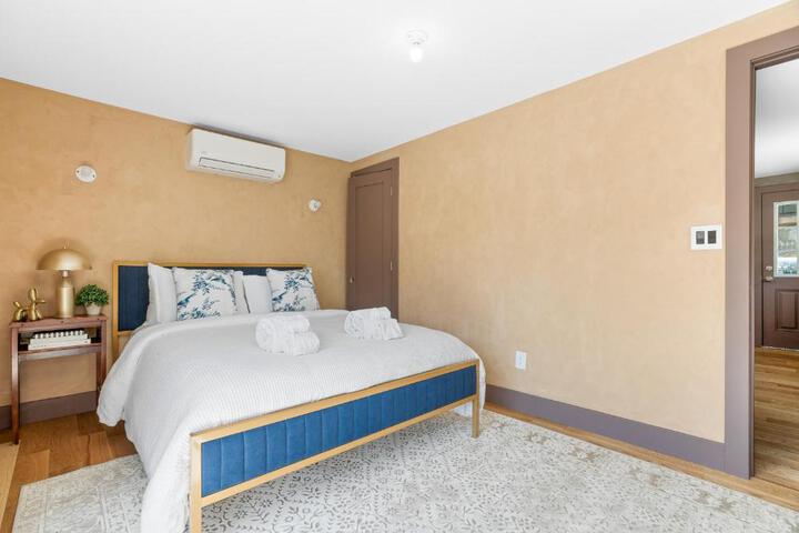 Bronze Suite