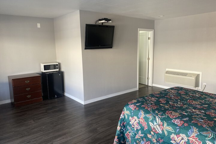 Room 18 of 37