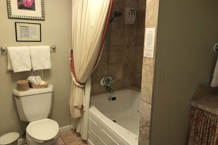 Room 72 of 95