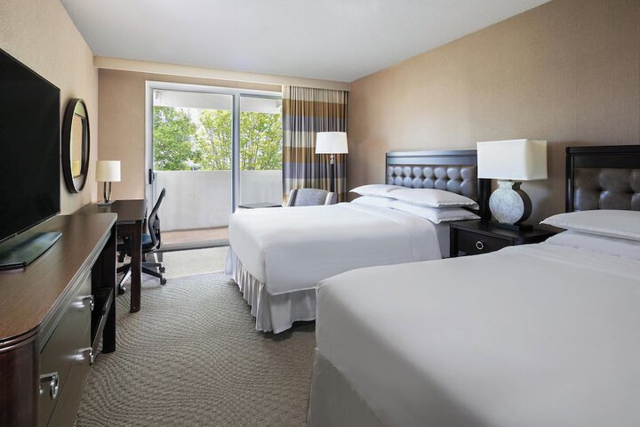Sheraton Greensboro at Four Seasons