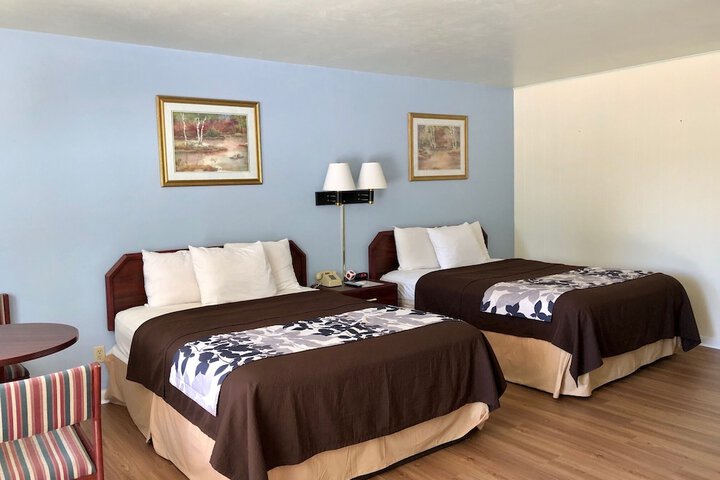 Room 9 of 28