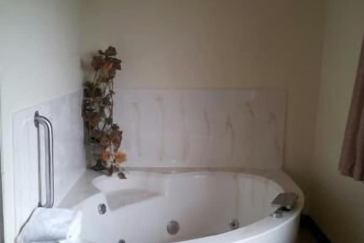 Hot Tub 20 of 21