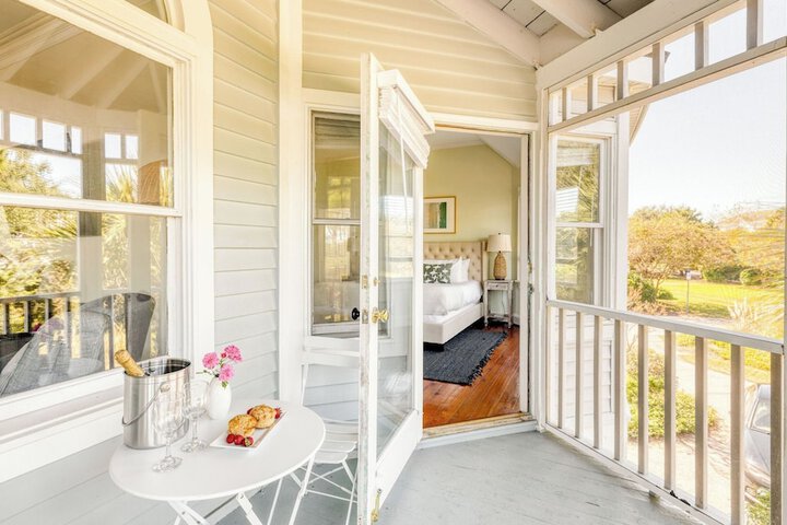 Haven by Avantstay Luxury Beachfront Home w / Pool & Gorgeous Patios