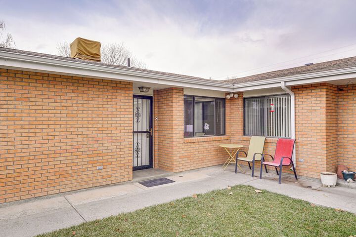 Downtown Delta Condo 34 Mi to Black Canyon!