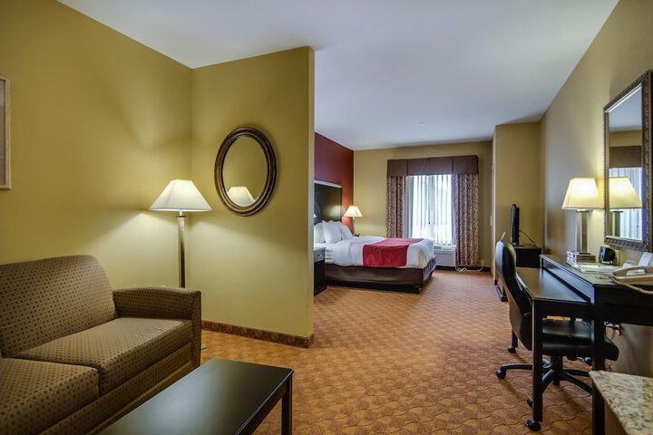 Room 32 of 68