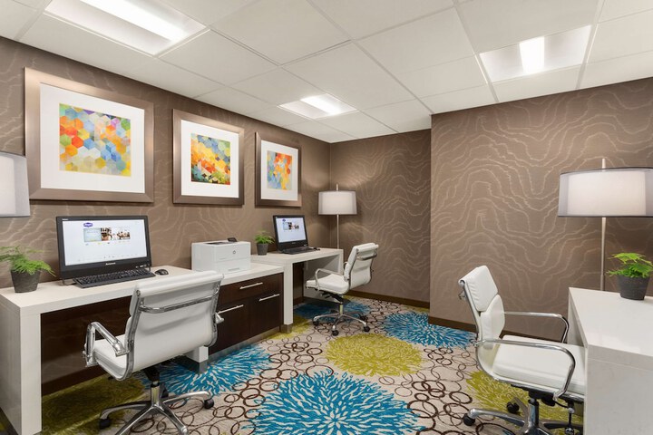 Business Center 57 of 58