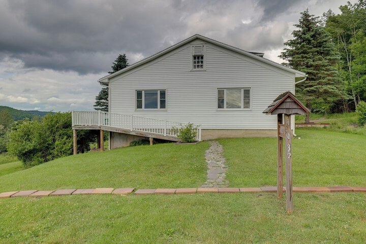 Lawrenceville Apartment w / Deck Near Gaming Lands!