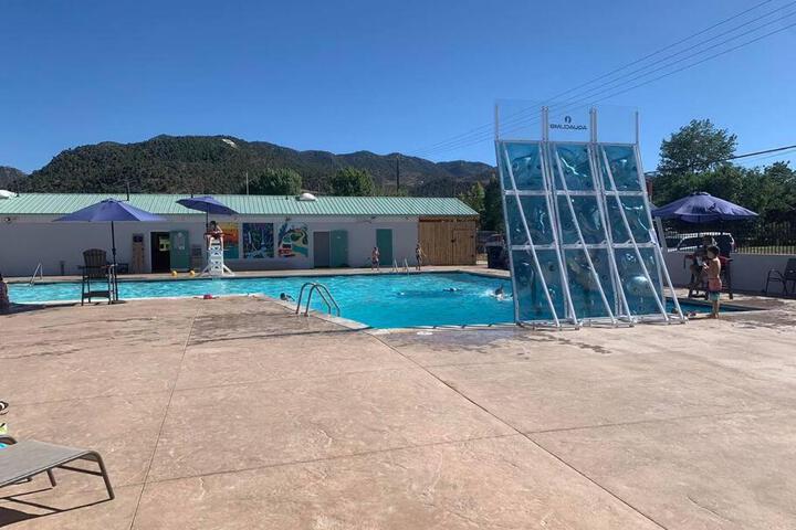 Tacit Shadow Resort Paradise Deluxe Suite Gym, Coffee Bar, Hot-Tub, Free Laundry, Food Available