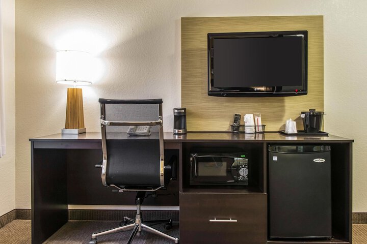 Room 18 of 29
