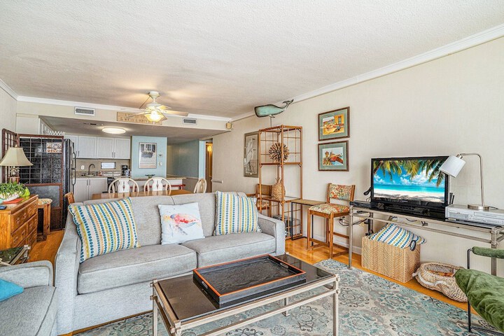 0401 Waters Edge Resort 3 Bedroom Condo by RedAwning