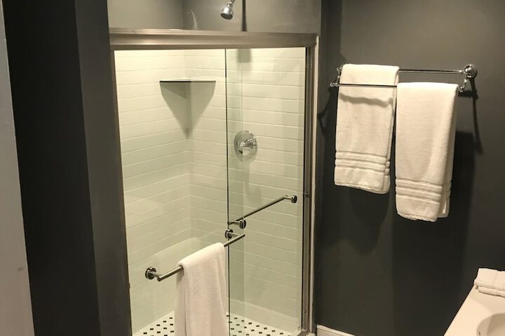 Room 10 of 64