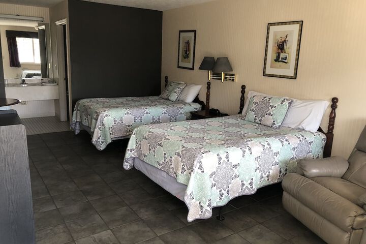 Room 21 of 28