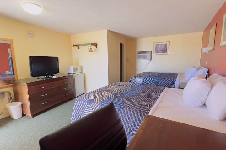 Room 15 of 19