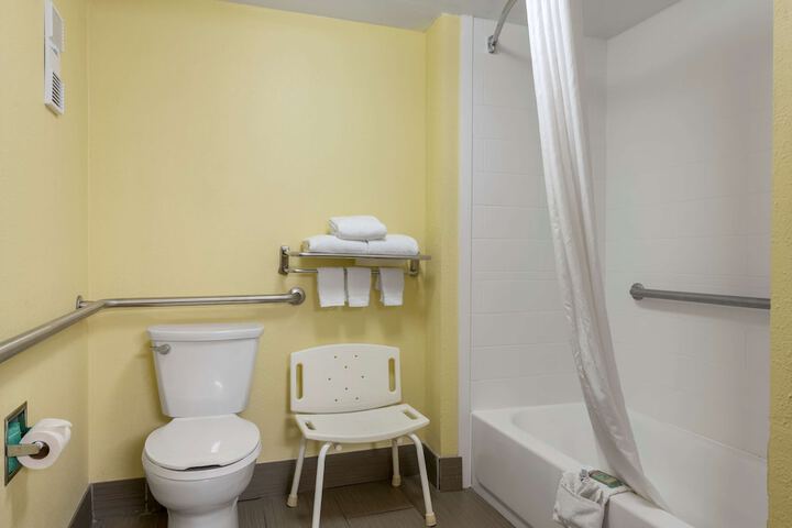 Room 9 of 27