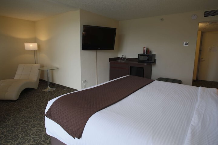 Room 32 of 64