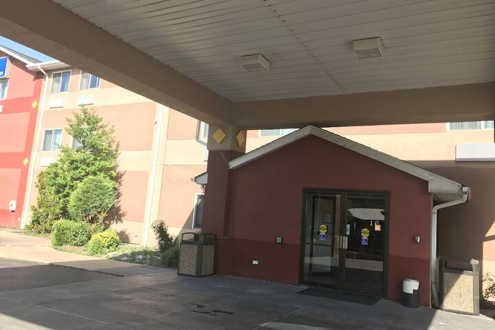 Hotel 3 of 35