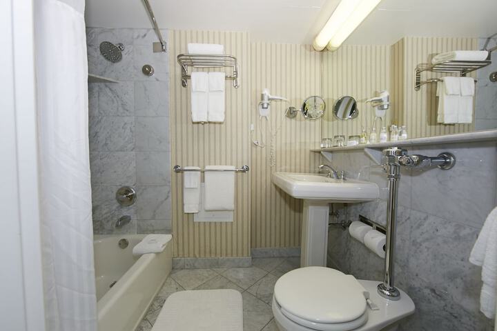 Room 15 of 42