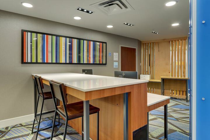 Holiday Inn Express & Suites Troy by IHG