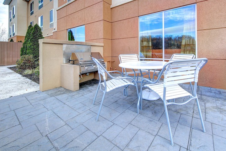 Fairfield Inn & Suites by Marriott Harrisburg West