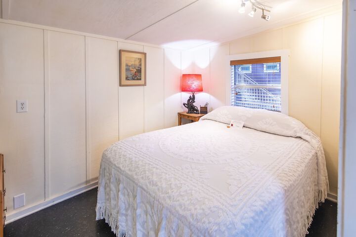 Room 60 of 169