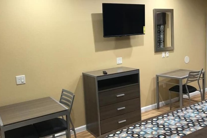 Room 32 of 42
