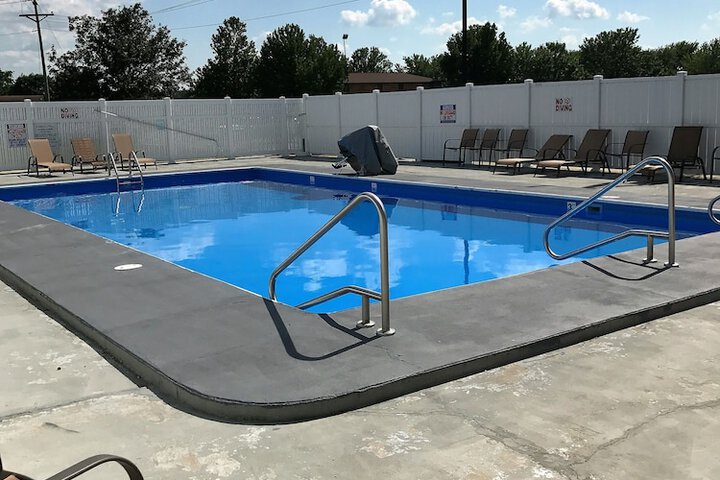 Pool 9 of 37