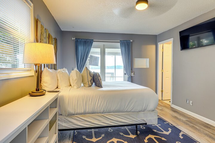 Discover Lakeside Bliss at Jackson Lake!