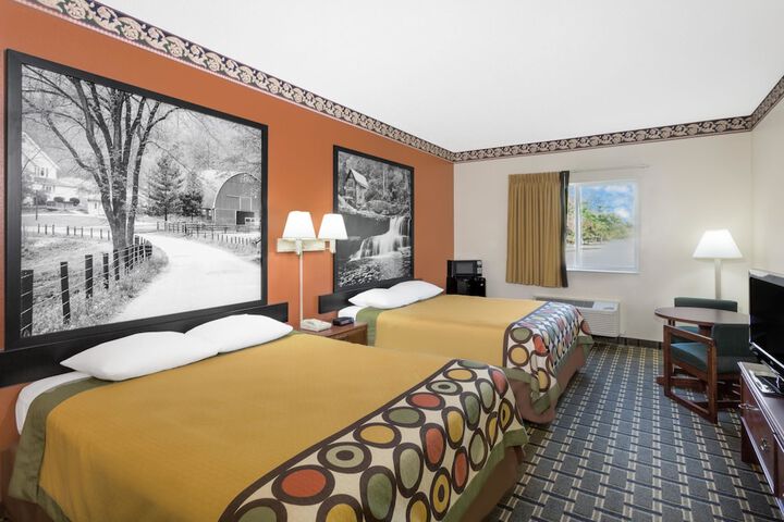 Room 8 of 10