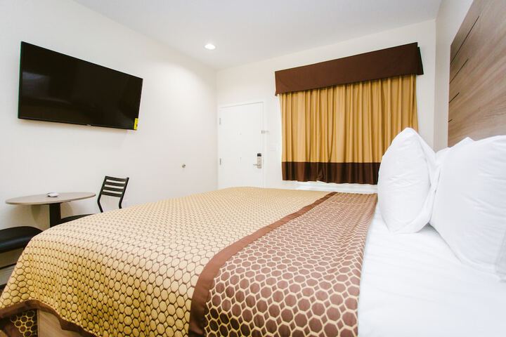 Room 14 of 35