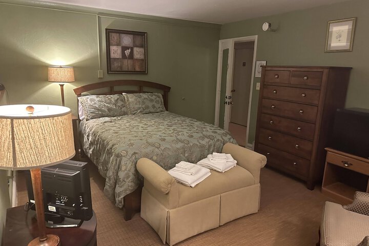 Room 6 of 65