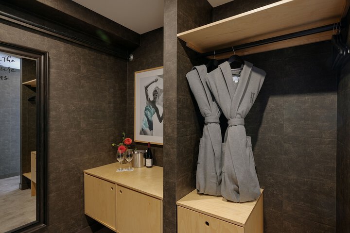 Room 33 of 55