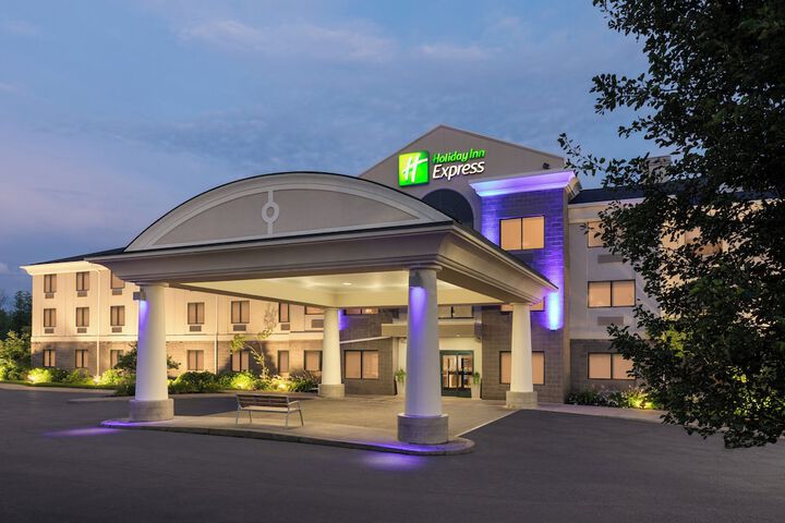 Holiday Inn Express Syracuse Airport by IHG