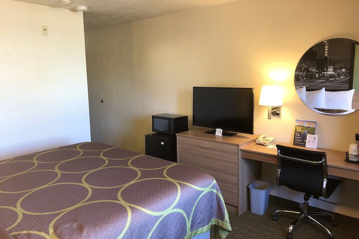 Room 28 of 42