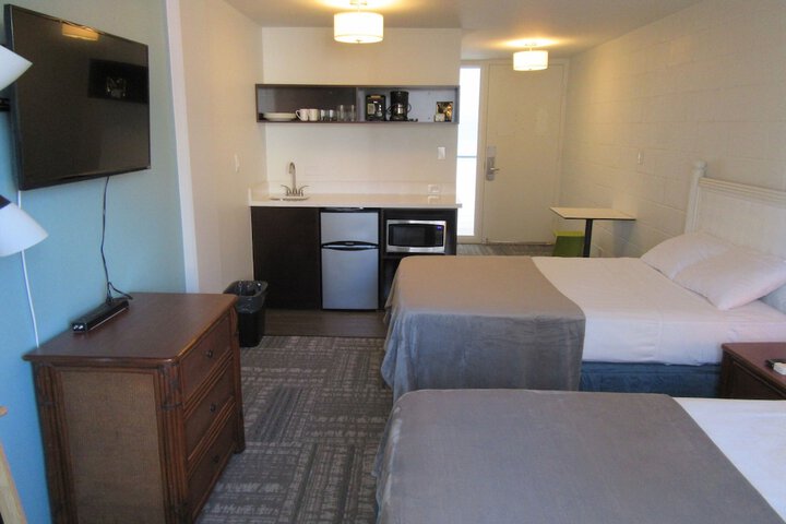 Room 6 of 11