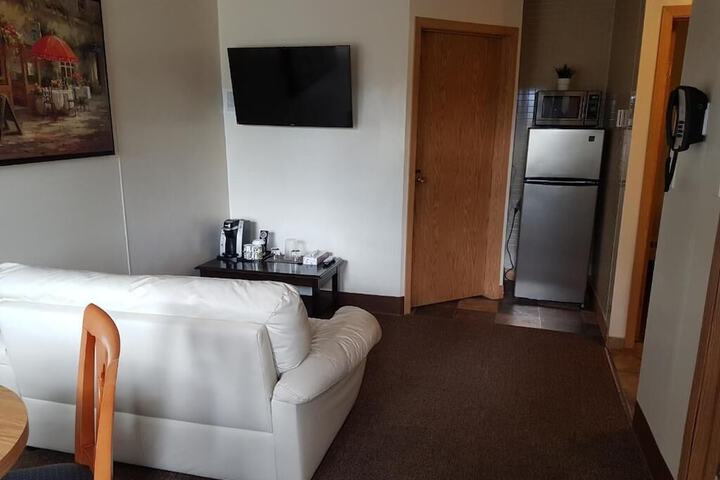Room 8 of 18