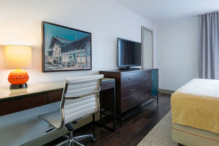 Hotel Indigo Savannah Historic District by IHG