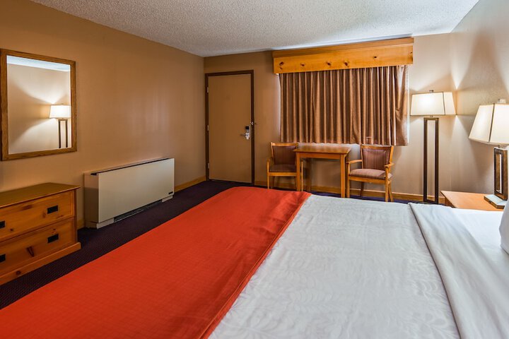 Room 22 of 38