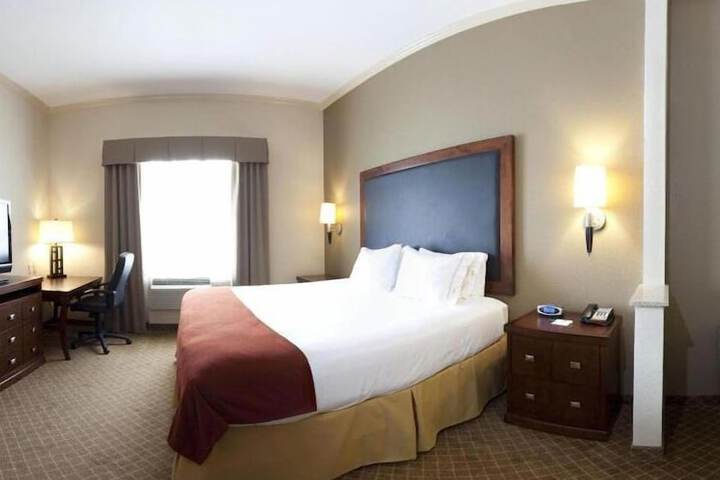 Holiday Inn Express & Suites Deer Park by IHG
