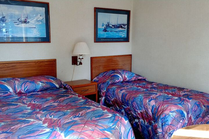 Room 3 of 10