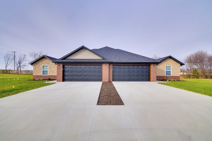 Family-friendly Ozark Villa - Centrally Located