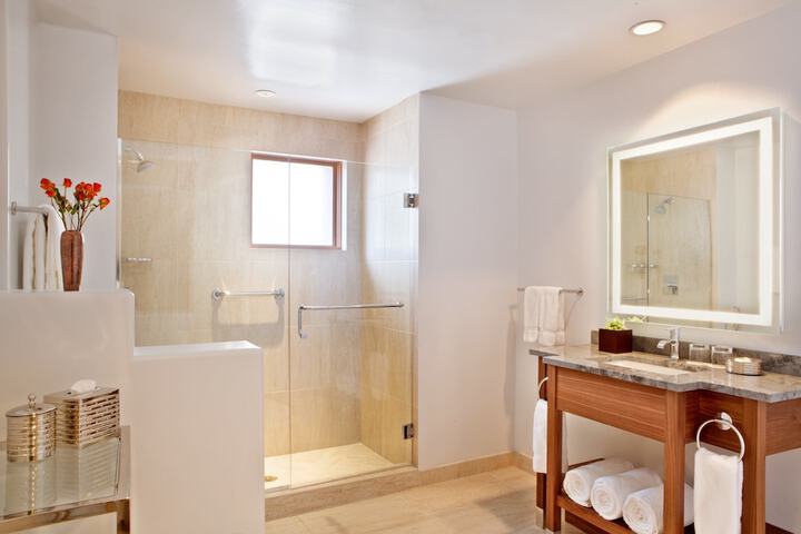 Rosewood Inn of the Anasazi