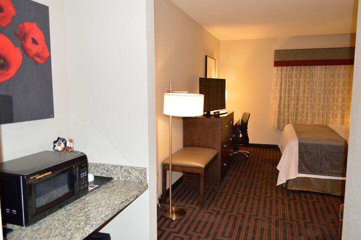 Best Western Plus Stevens County Inn