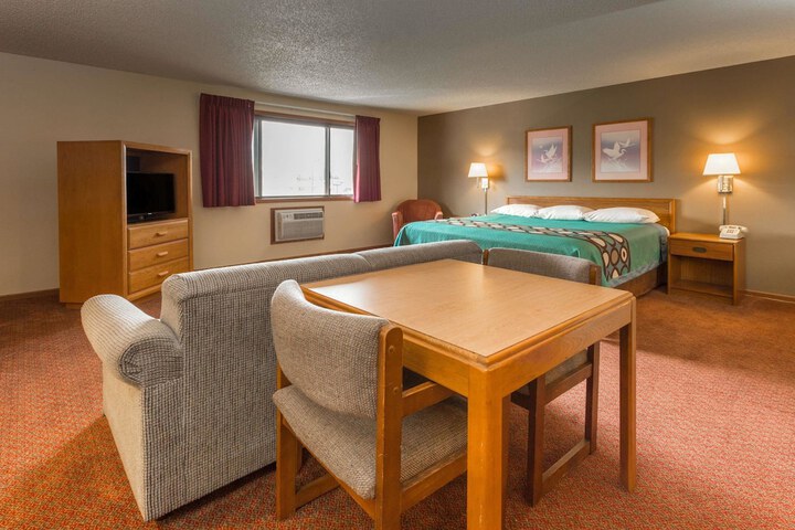 Room 4 of 14