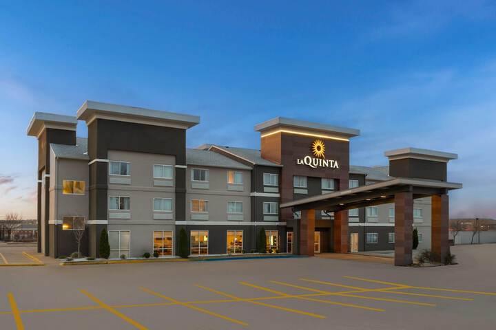 La Quinta Inn & Suites by Wyndham Fayetteville