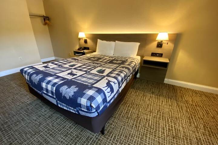 Room 27 of 43