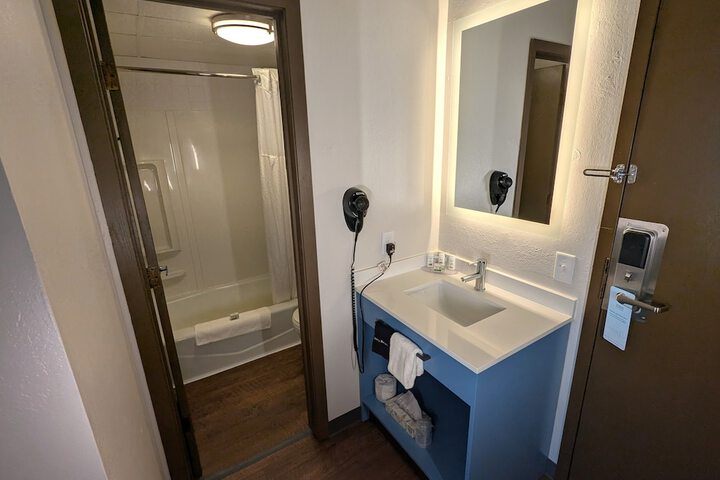 Room 18 of 29