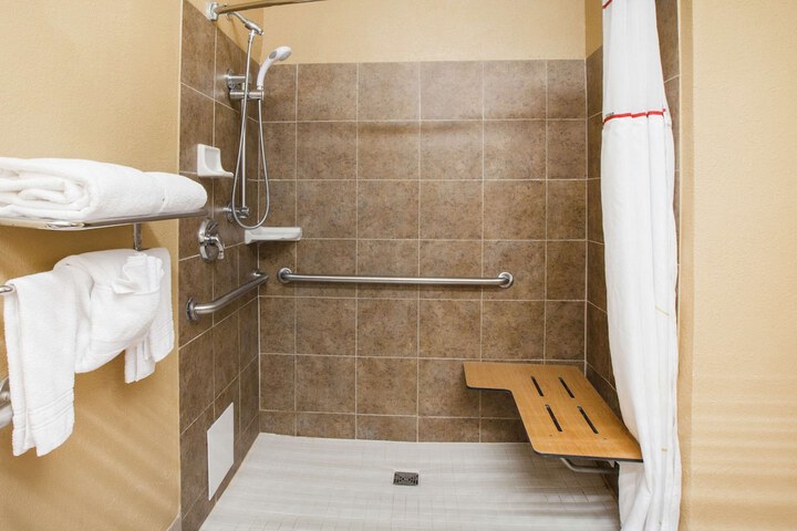 Room 9 of 21