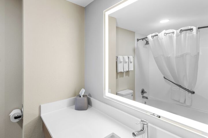 Holiday Inn Express Suites Charleston by IHG