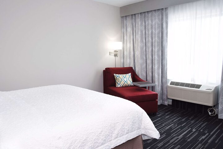 Hampton Inn & Suites Des Moines / Urbandale